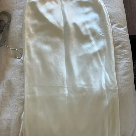 House of CB Sydel Bias Cut Satin Maxi Skirt - Picture 4 of 5